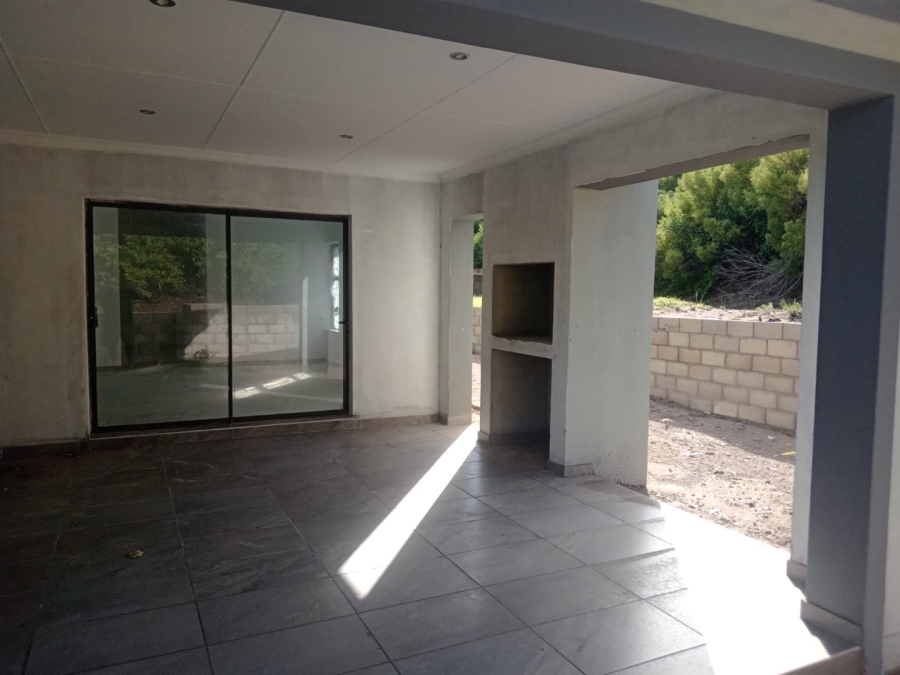 3 Bedroom Property for Sale in Paradise Beach Eastern Cape